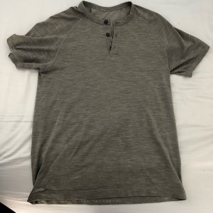 Lululemon men’s medium short sleeve Henley.